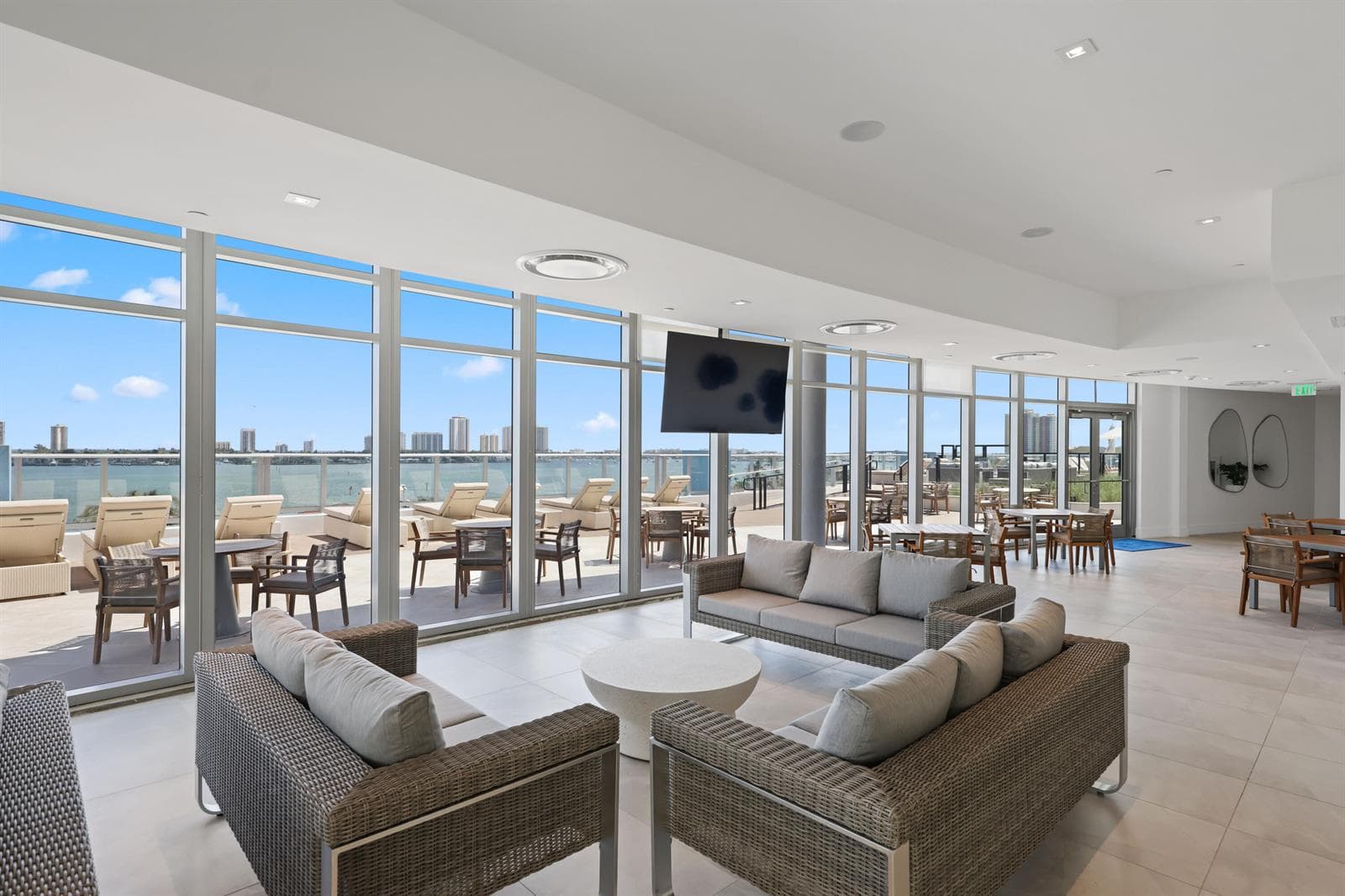 220 Lake Shore Drive - 61.jpg-FULL