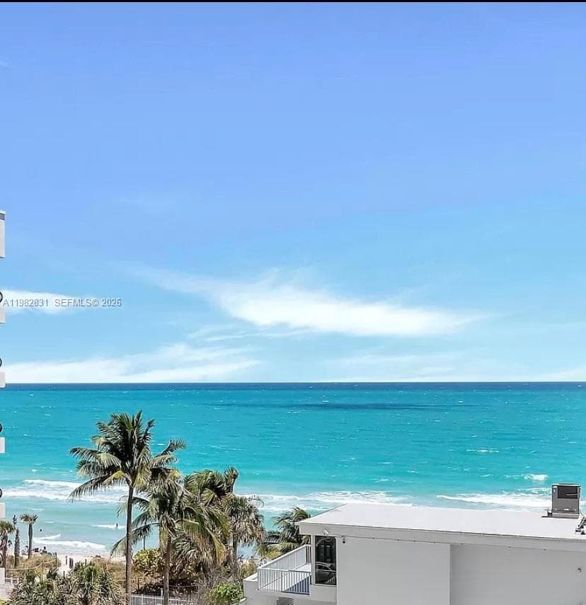 THE CARRIAGE HOUSE · #411 in Miami Beach - Photo 2