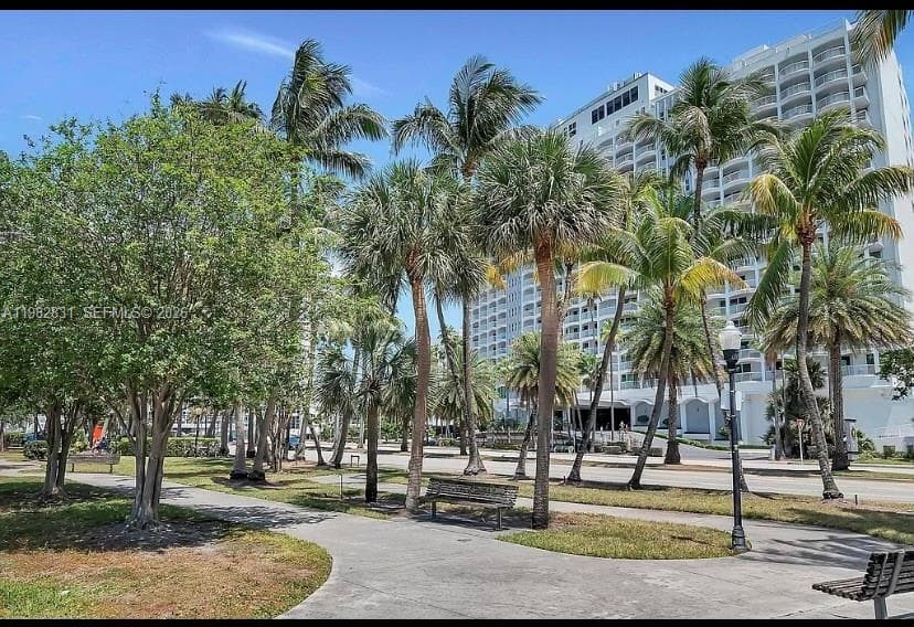 THE CARRIAGE HOUSE · #411 in Miami Beach - Photo 17