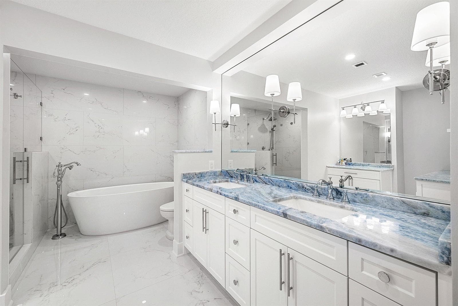 primary suite bathroom