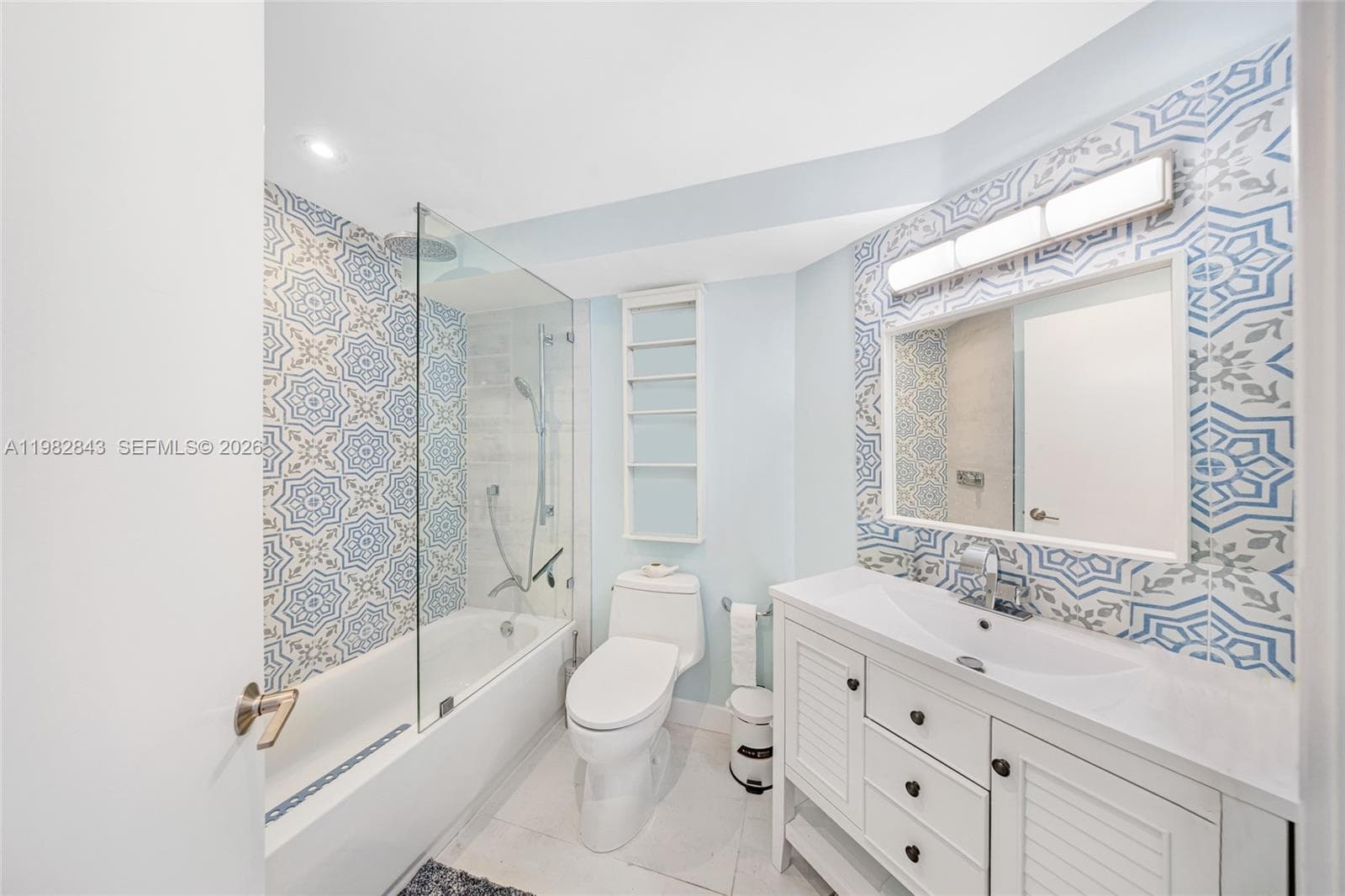 WEST BAY PLAZA CONDO · #801 in Miami Beach - Photo 25