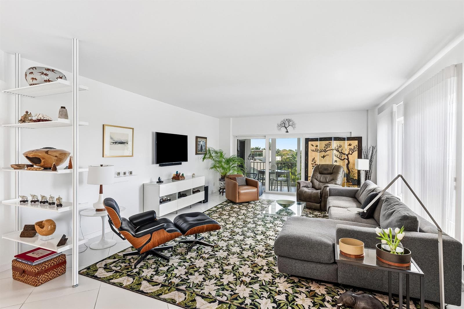 Spacious Living Room