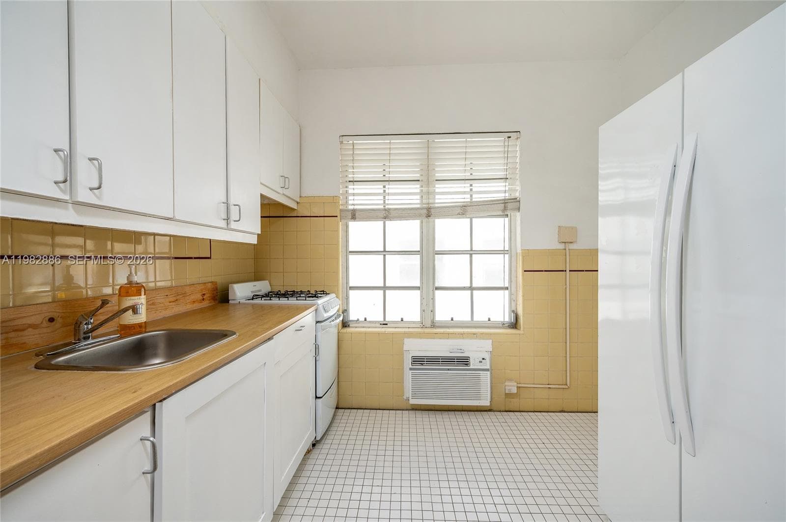DECOLUX CONDO · #8 in Miami Beach - Photo 14