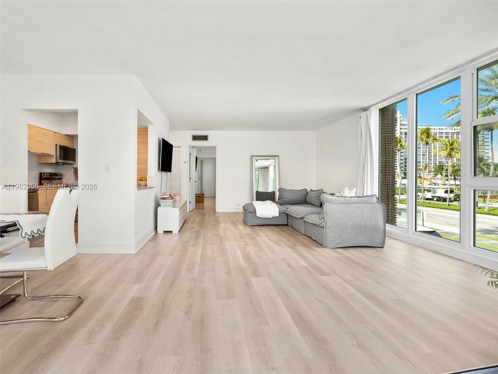 Lanai Condominium · #202 in Bal Harbour - Photo 2