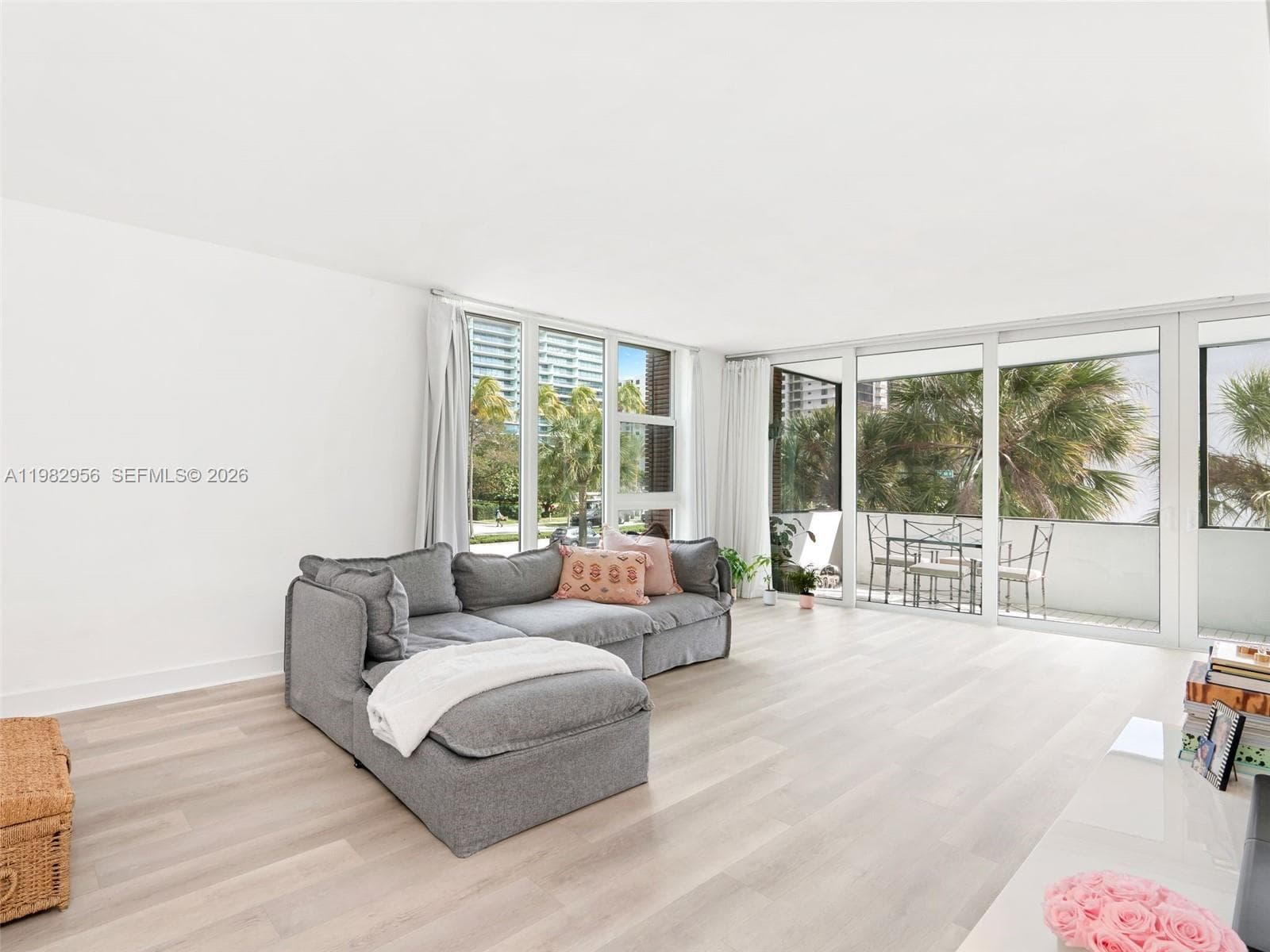 Lanai Condominium · #202 in Bal Harbour - Photo 3