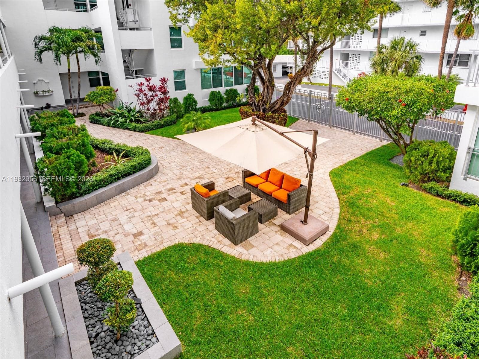 Lanai Condominium · #202 in Bal Harbour - Photo 28