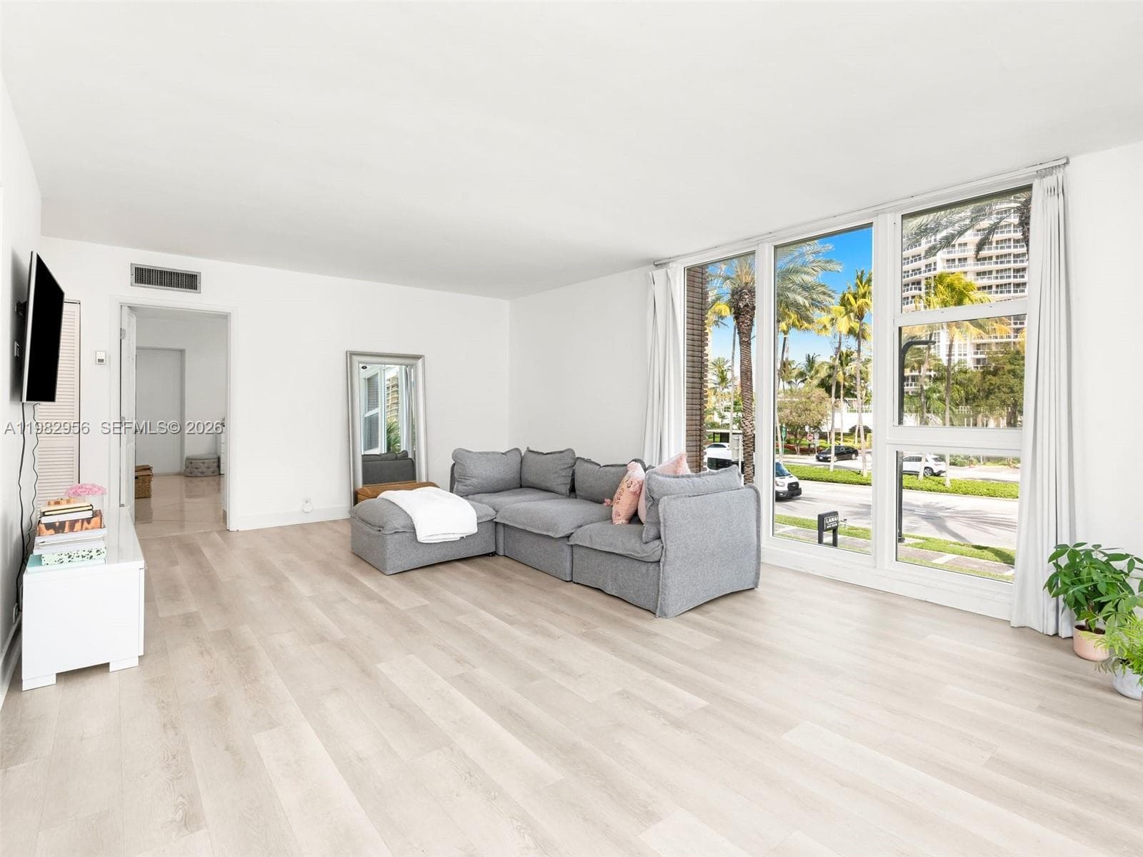 Lanai Condominium · #202 in Bal Harbour - Photo 5