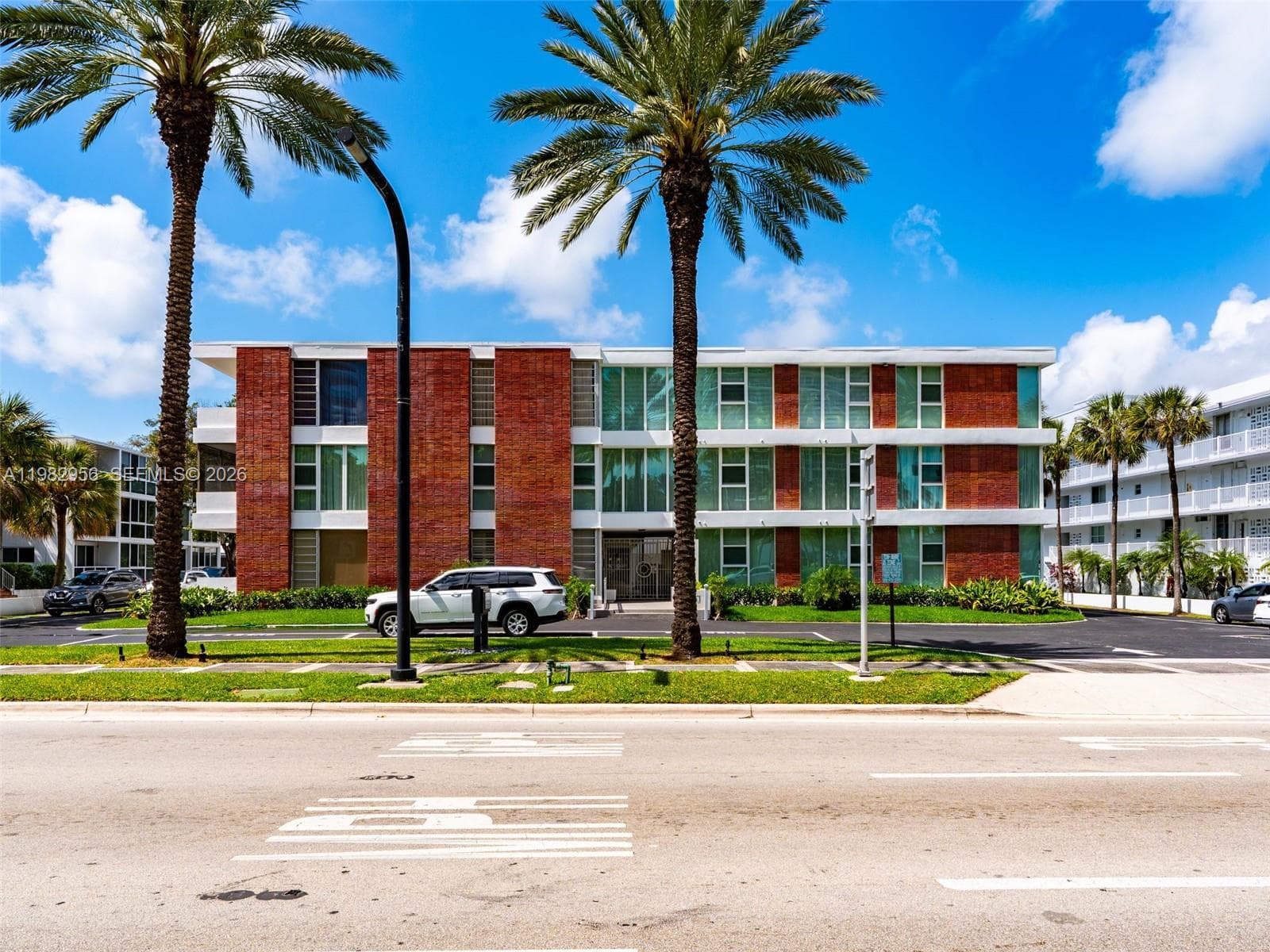 Lanai Condominium · #202 in Bal Harbour - Photo 18