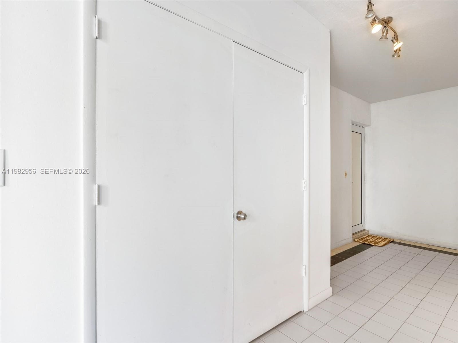 Lanai Condominium · #202 in Bal Harbour - Photo 15