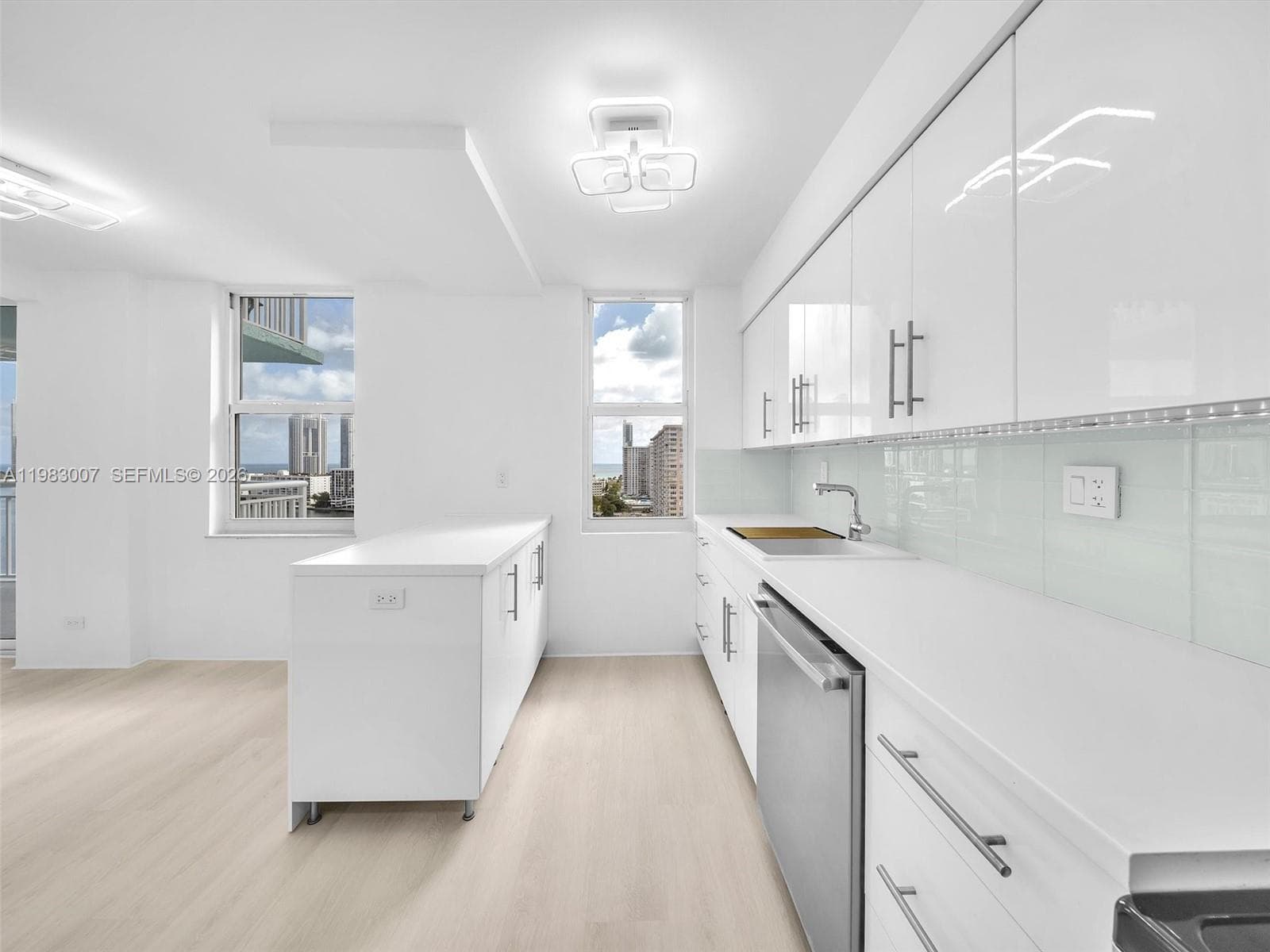 winston towers 500 · #1818 in Sunny Isles Beach - Photo 2