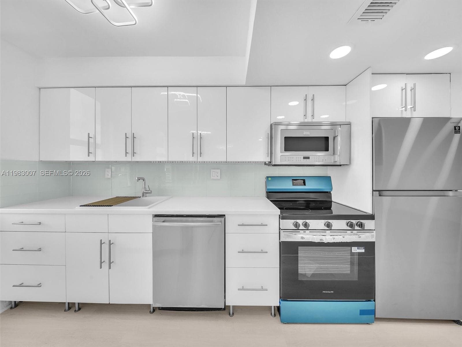 winston towers 500 · #1818 in Sunny Isles Beach - Photo 6