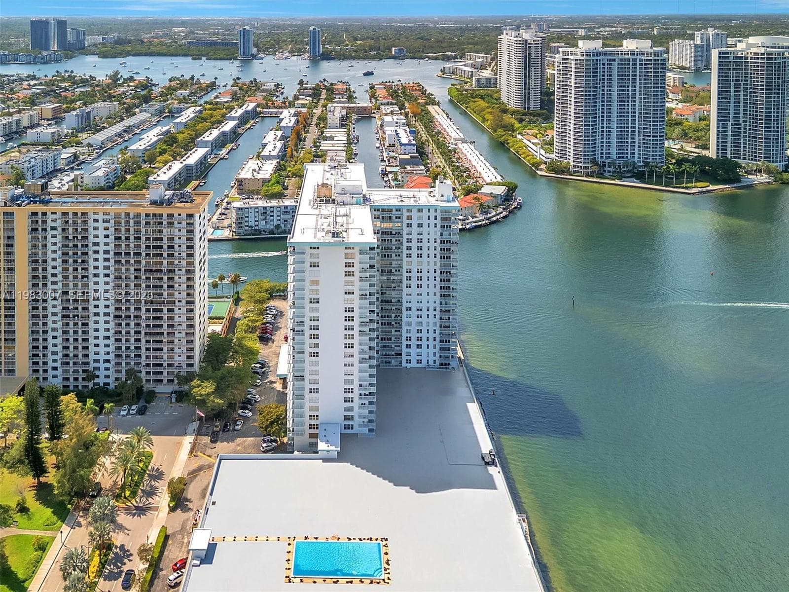 winston towers 500 · #1818 in Sunny Isles Beach - Photo 33