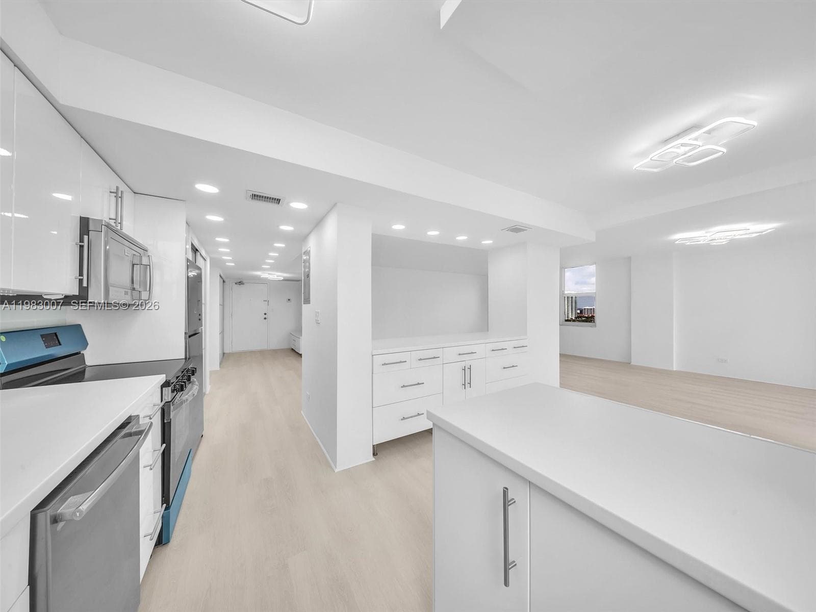 winston towers 500 · #1818 in Sunny Isles Beach - Photo 4