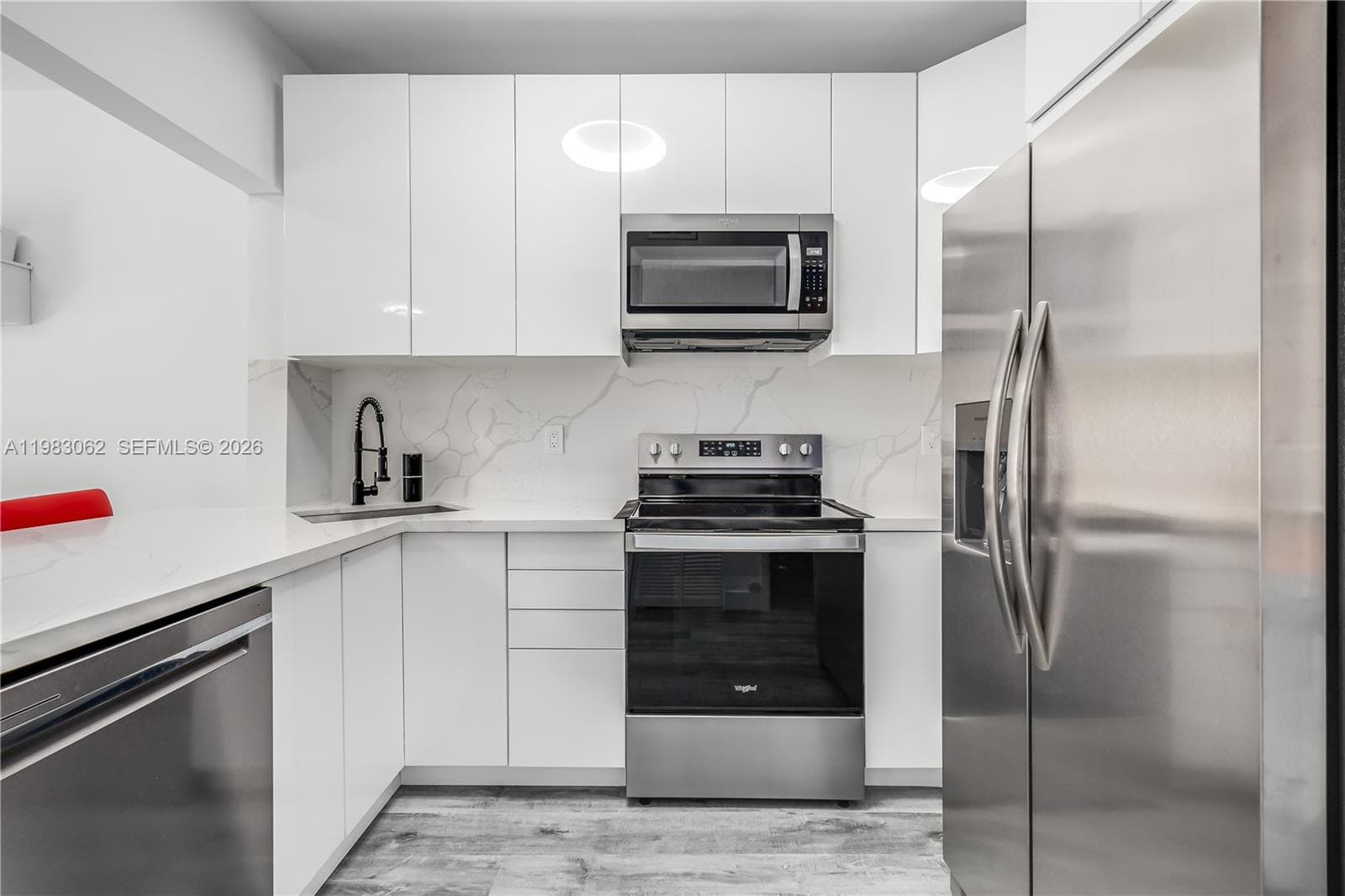 SOUTH MOON CONDO · #6 in Miami Beach - Photo 7