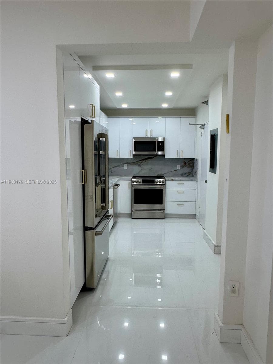 THE PLAZA OF BAL HARBOUR · #606 in Bal Harbour - Photo 7