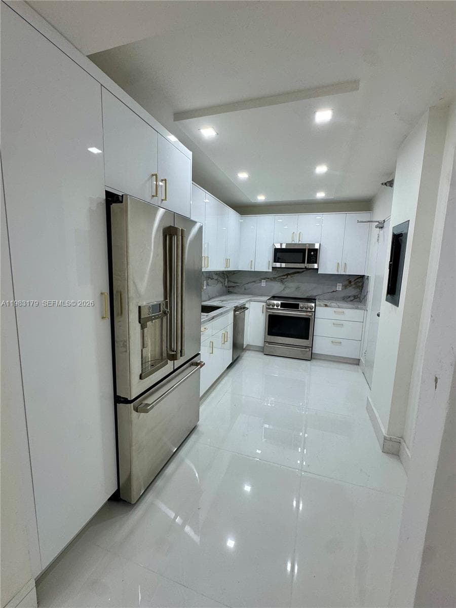 THE PLAZA OF BAL HARBOUR · #606 in Bal Harbour - Photo 4