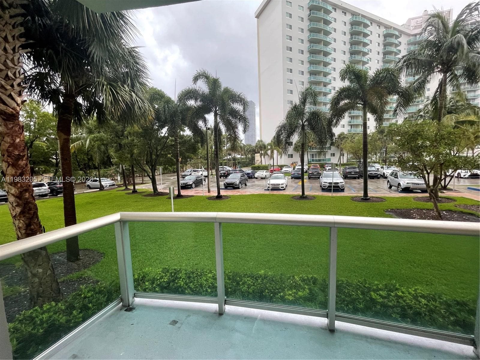 OCEANVIEW · #122 in Sunny Isles Beach - Photo 2