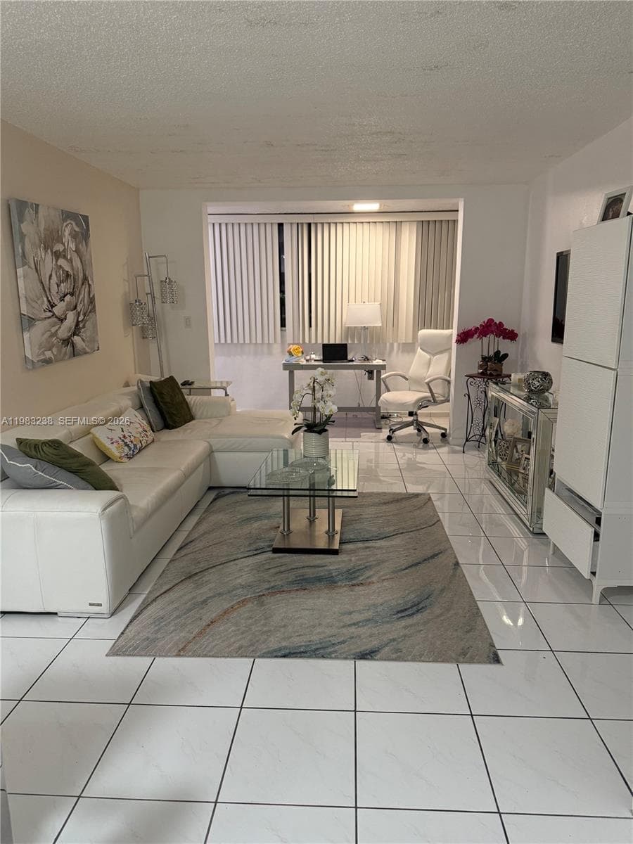 MOON TOWER CONDO · #312 in Miami - Photo 4