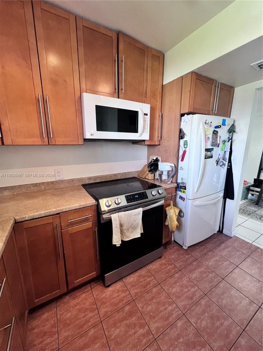 JEFFERSON GARDENS CONDO · #PH1 in Miami Beach - Photo 7