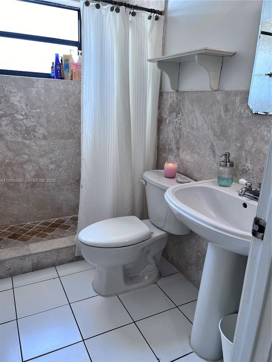 JEFFERSON GARDENS CONDO · #PH1 in Miami Beach - Photo 9