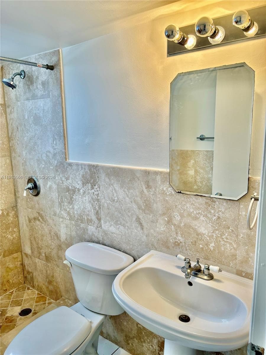 JEFFERSON GARDENS CONDO · #PH1 in Miami Beach - Photo 8