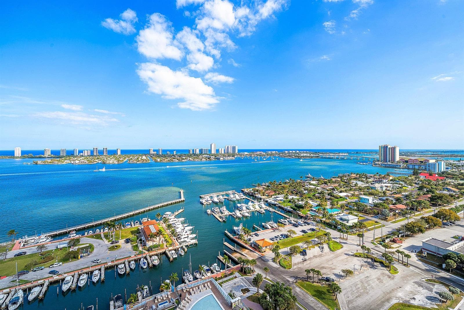 066-220LakeShoreDrive-1613-LakePark-FL-3