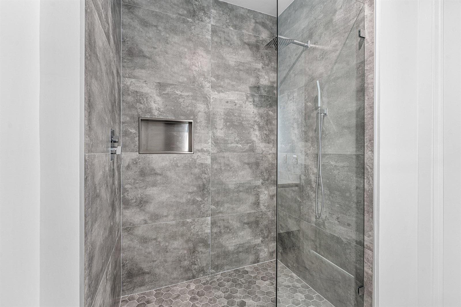 014-220LakeShoreDrive-1613-LakePark-FL-3