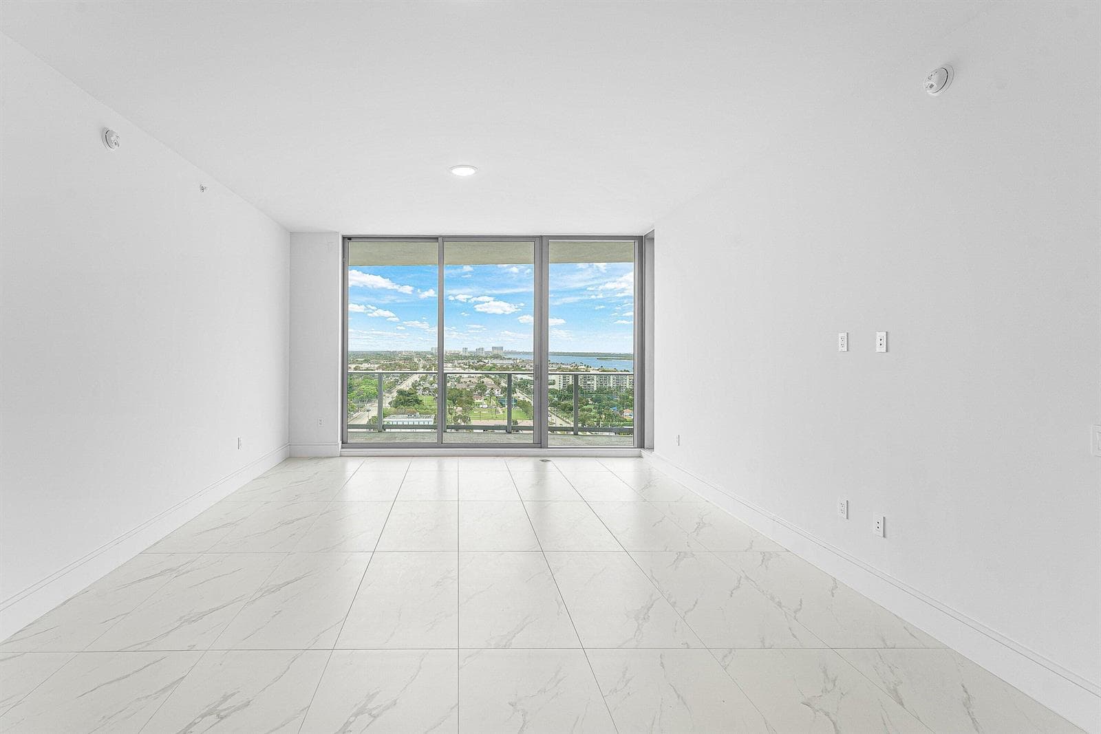 029-220LakeShoreDrive-1613-LakePark-FL-3