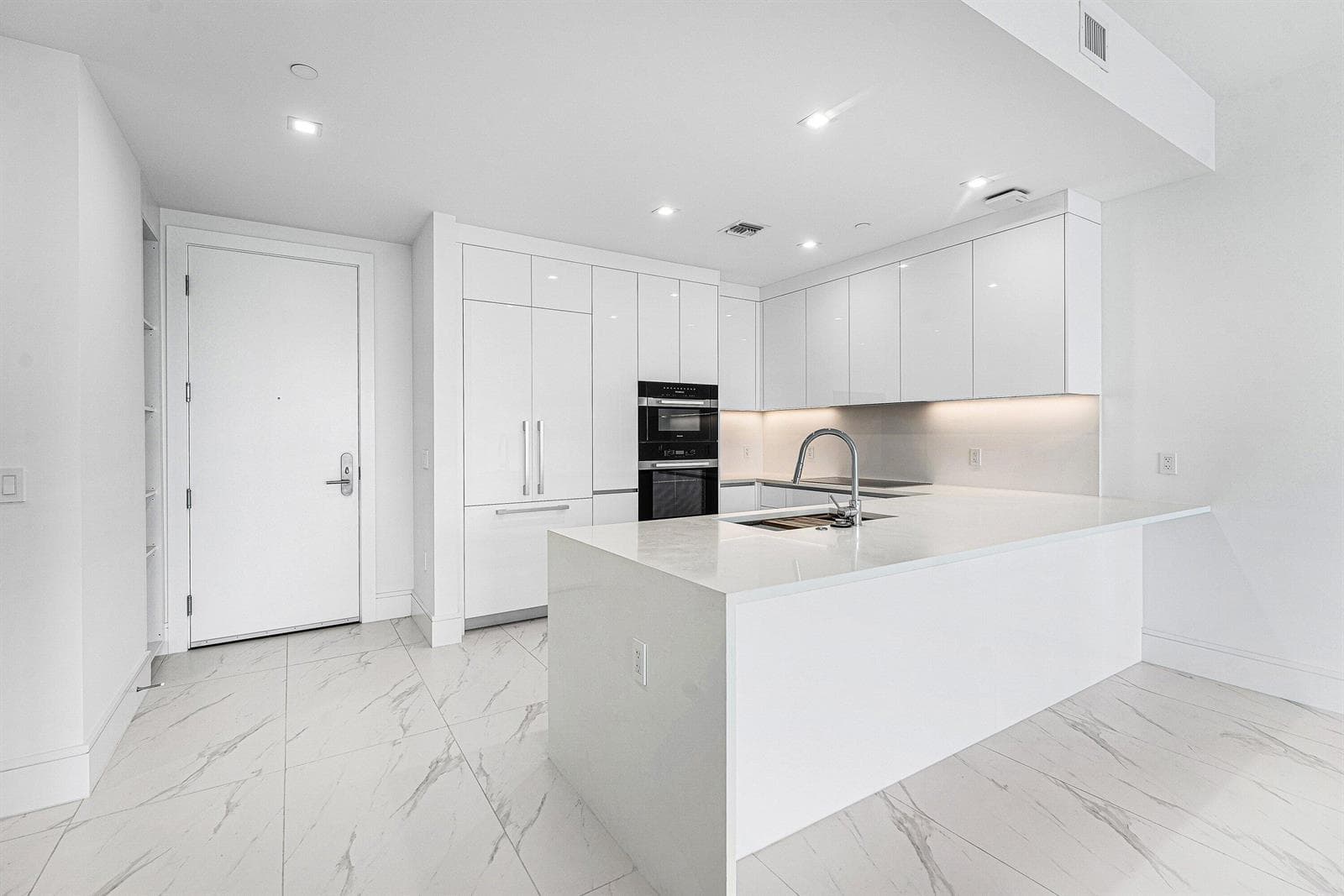 004-220LakeShoreDrive-1613-LakePark-FL-3