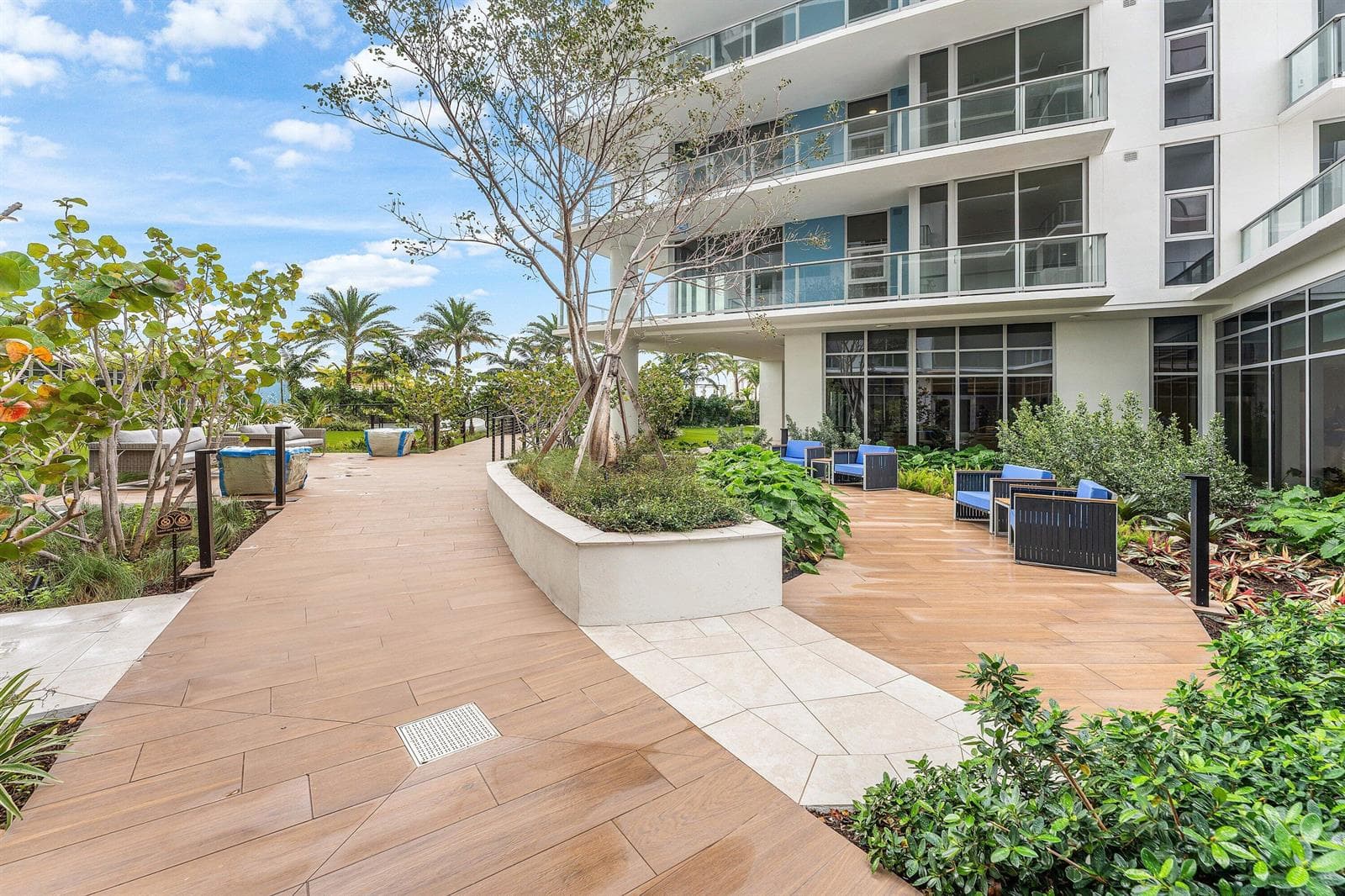 051-220LakeShoreDrive-1613-LakePark-FL-3