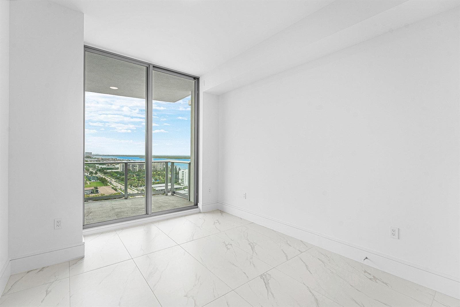 009-220LakeShoreDrive-1613-LakePark-FL-3