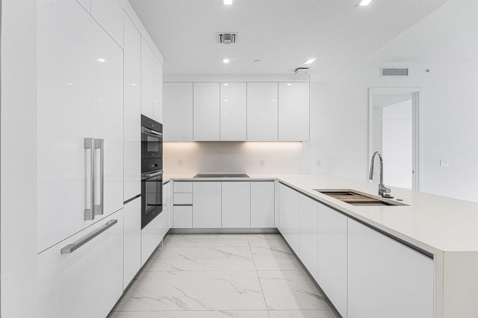 005-220LakeShoreDrive-1613-LakePark-FL-3