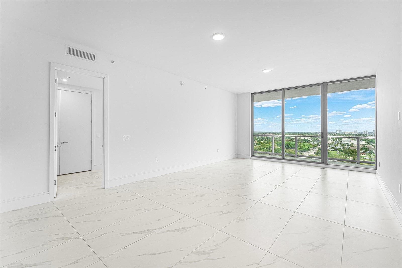 028-220LakeShoreDrive-1613-LakePark-FL-3