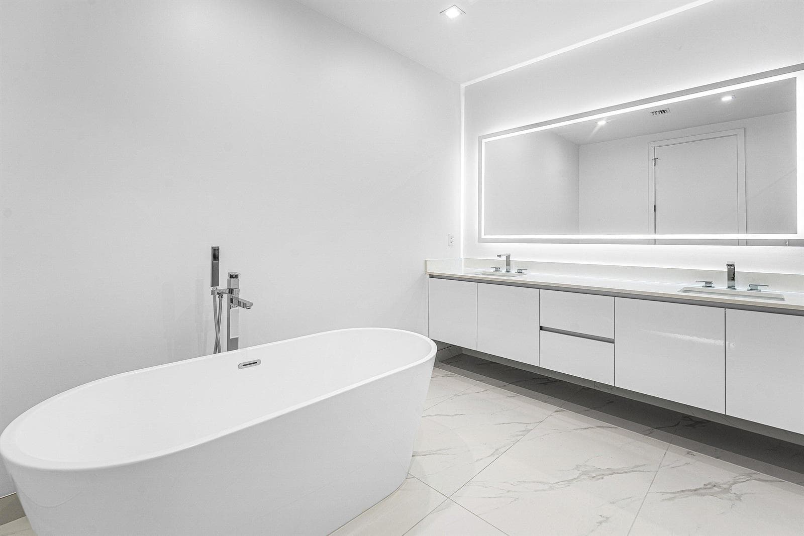 019-220LakeShoreDrive-1613-LakePark-FL-3