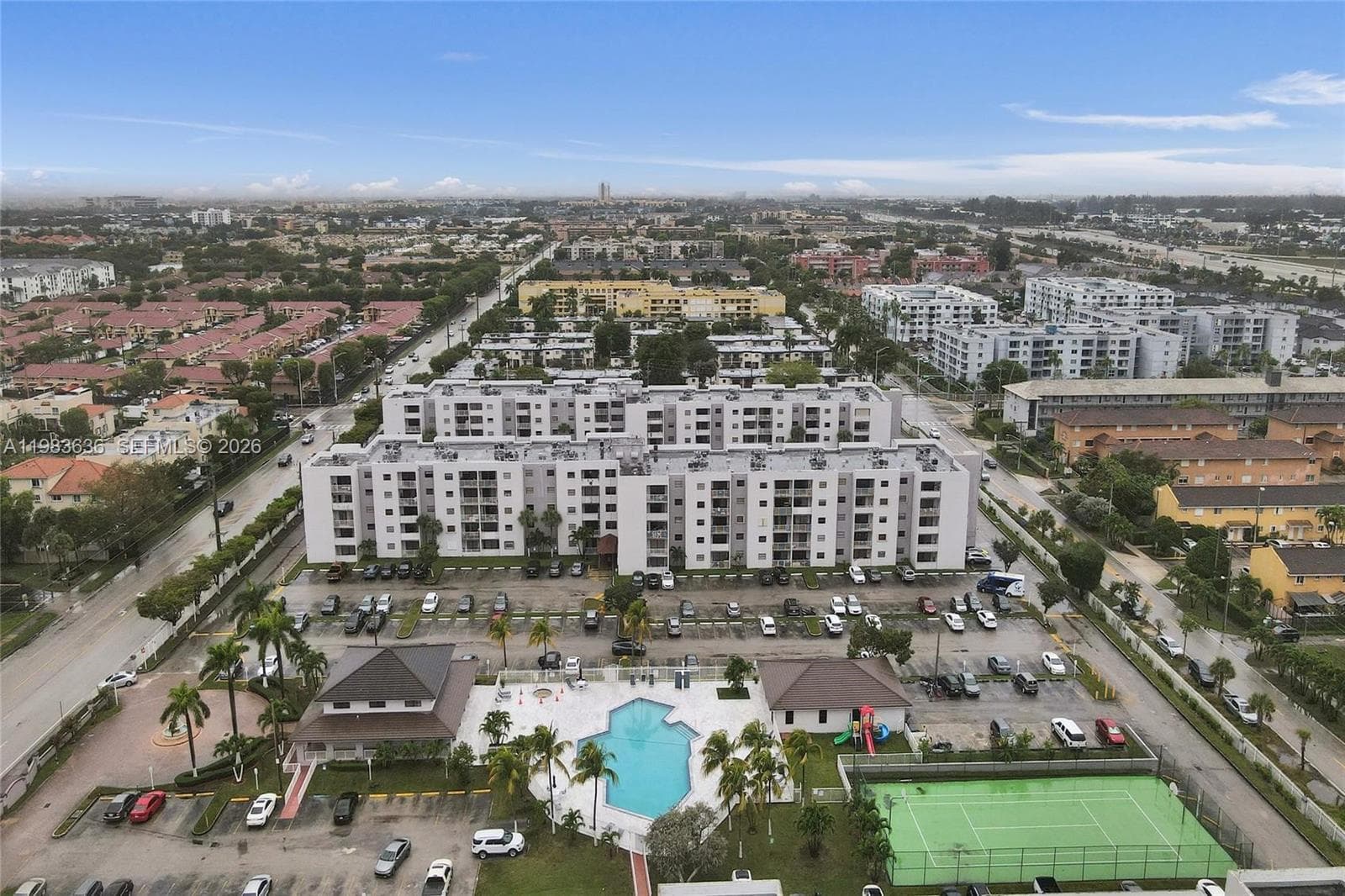 FONTAINEBLEAU GARDENS CON · #315 in Miami - Photo 5