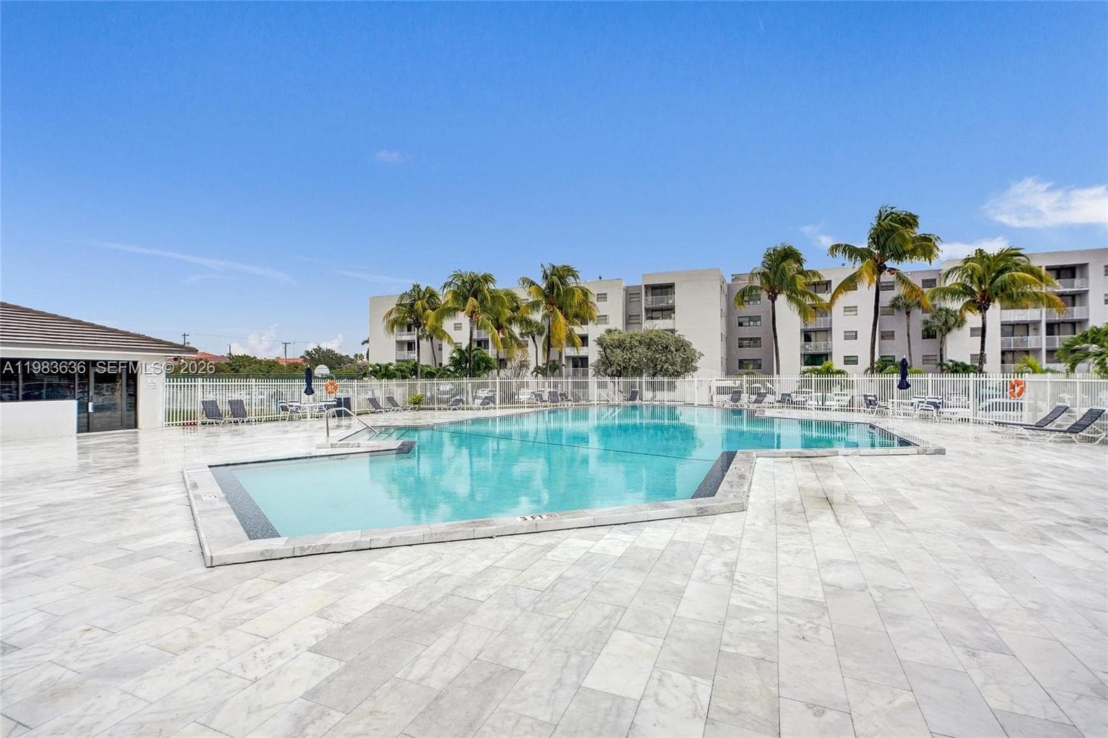 FONTAINEBLEAU GARDENS CON · #315 in Miami - Photo 35
