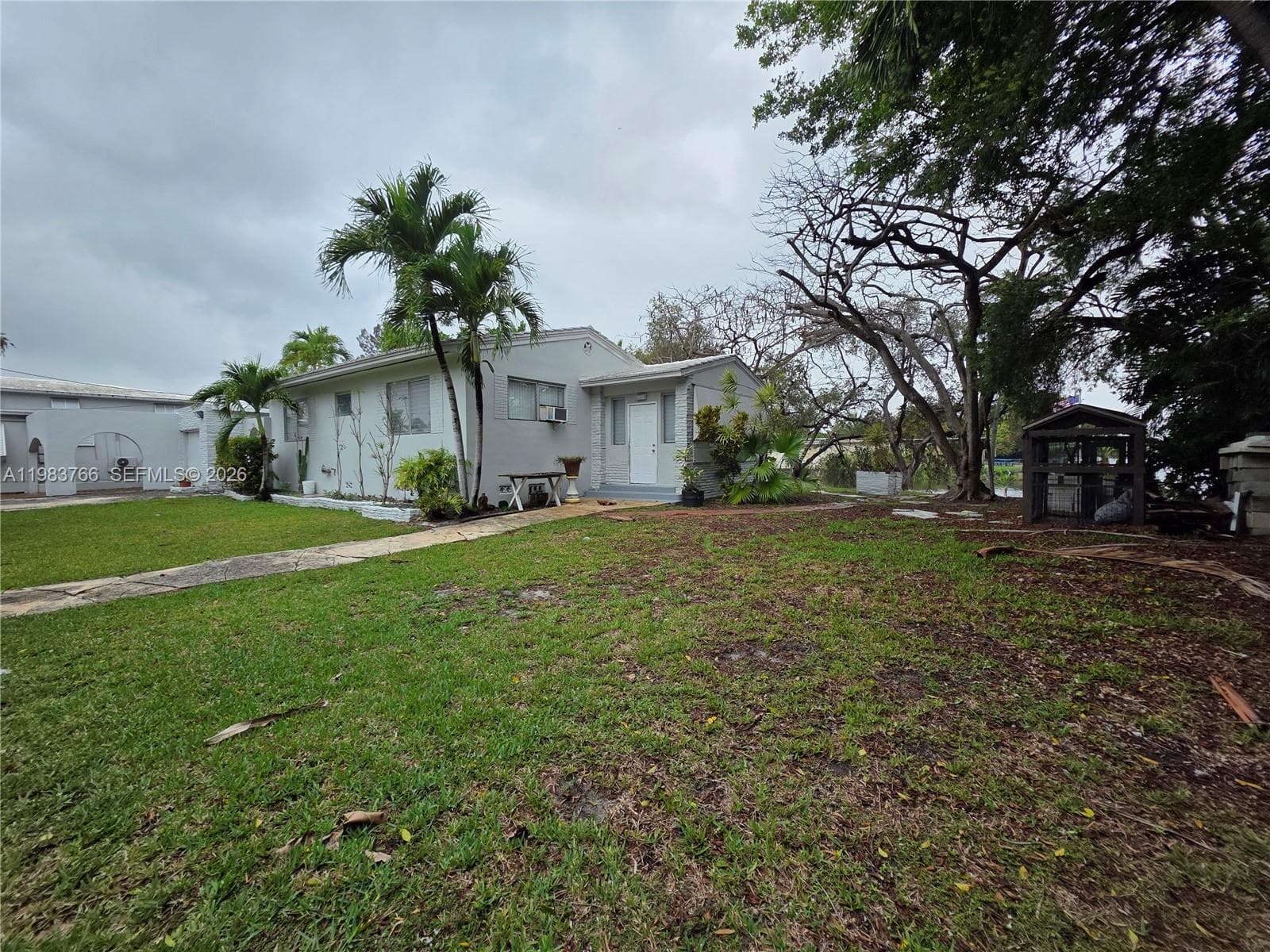 1 Esplanade Dr #1 photo 3