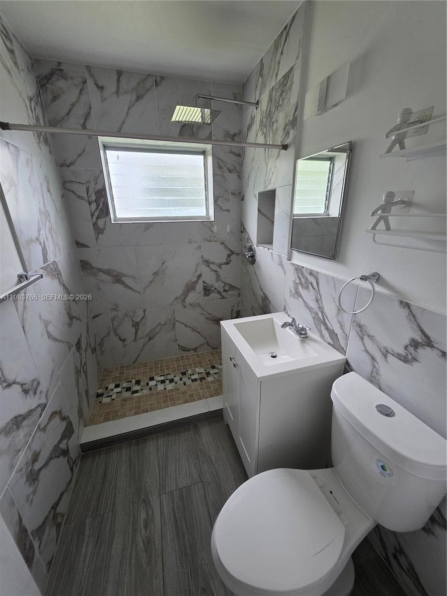1 Esplanade Dr #1 photo 9