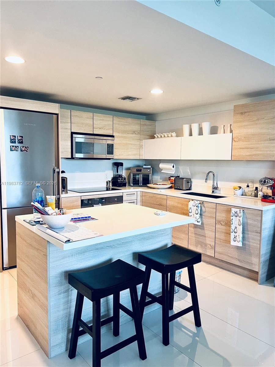 The Harbour Condominium · #303 in Sunny Isles Beach - Photo 8