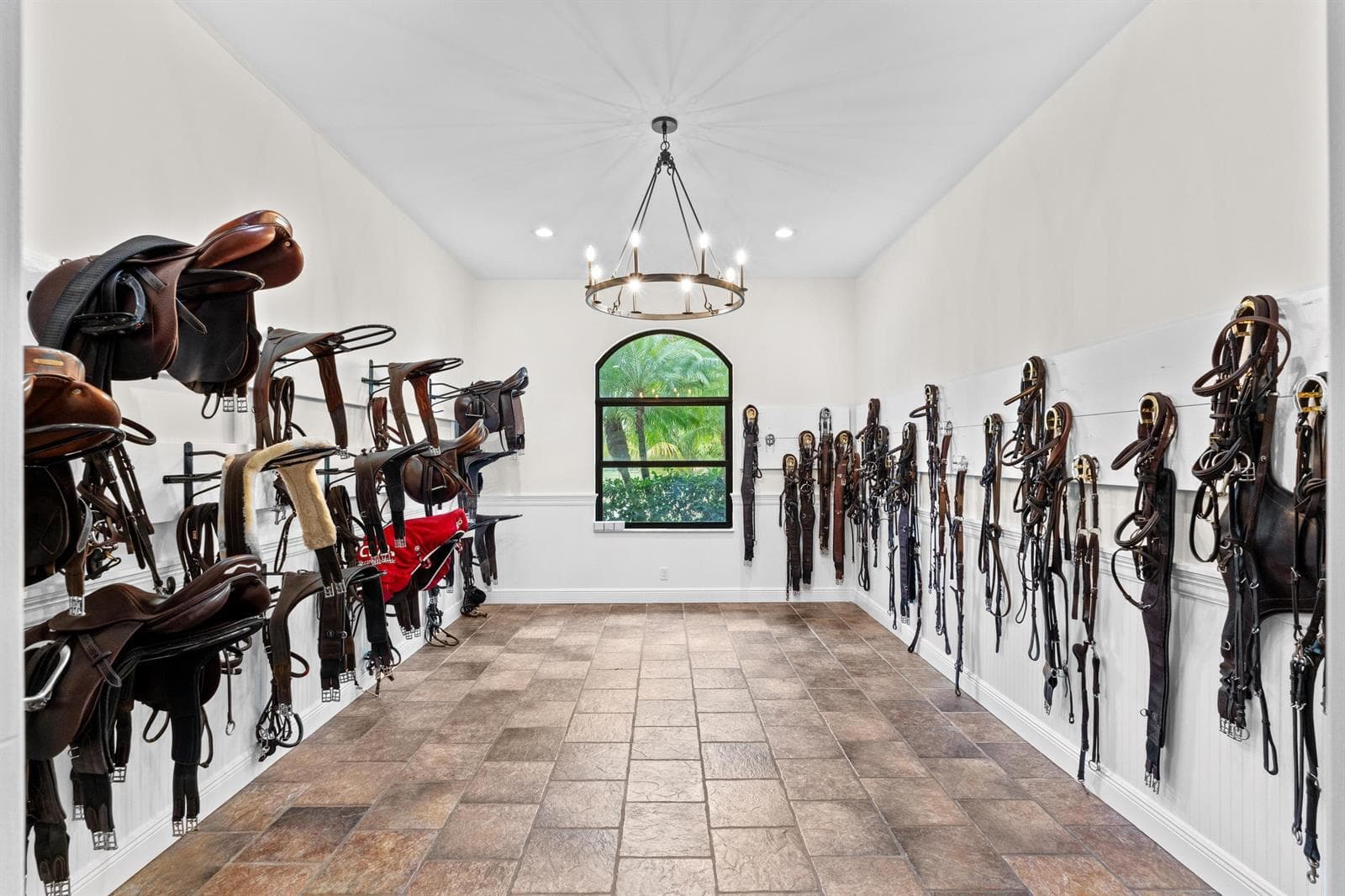 Barn tackroom