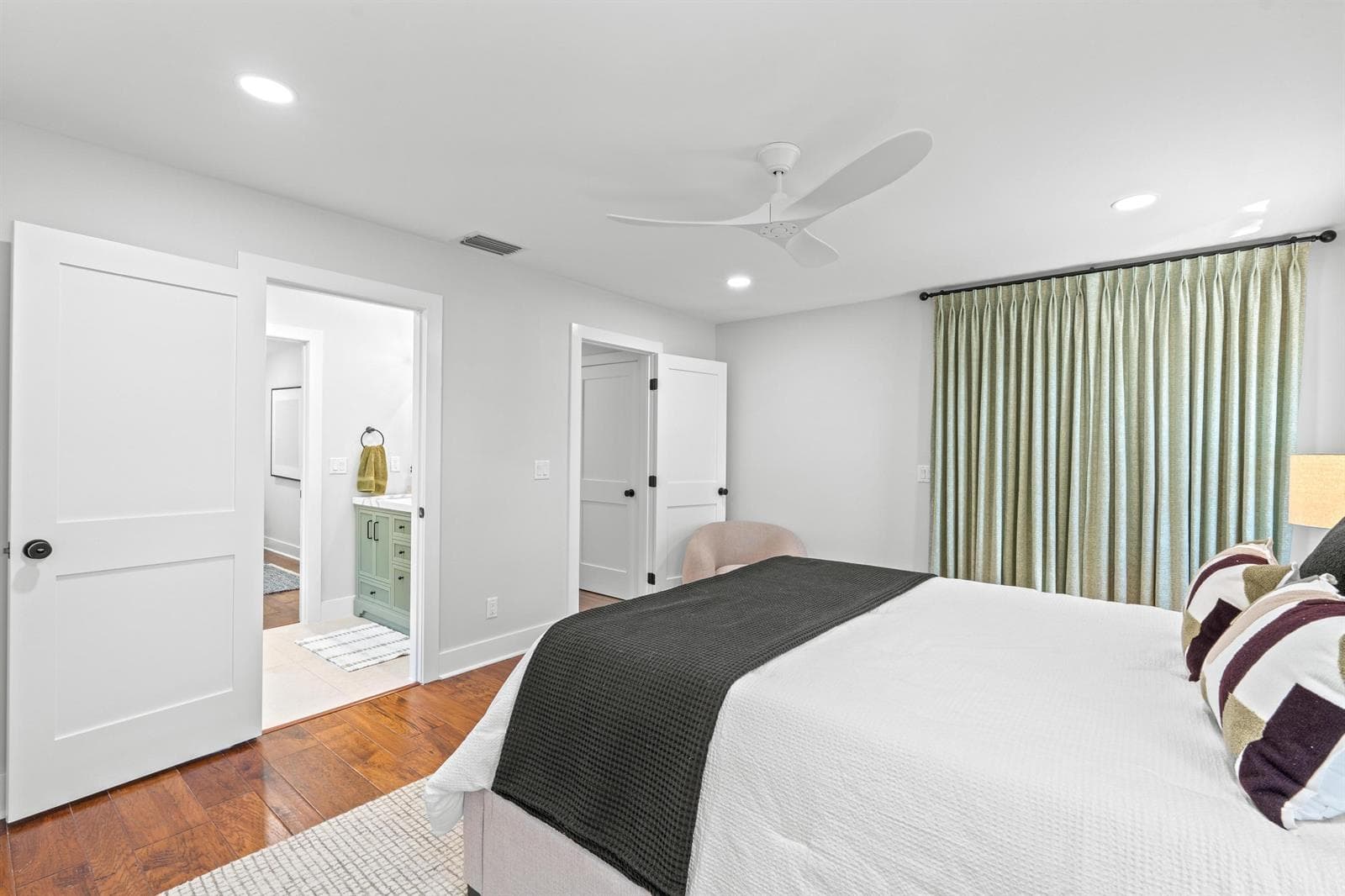 guest room 1