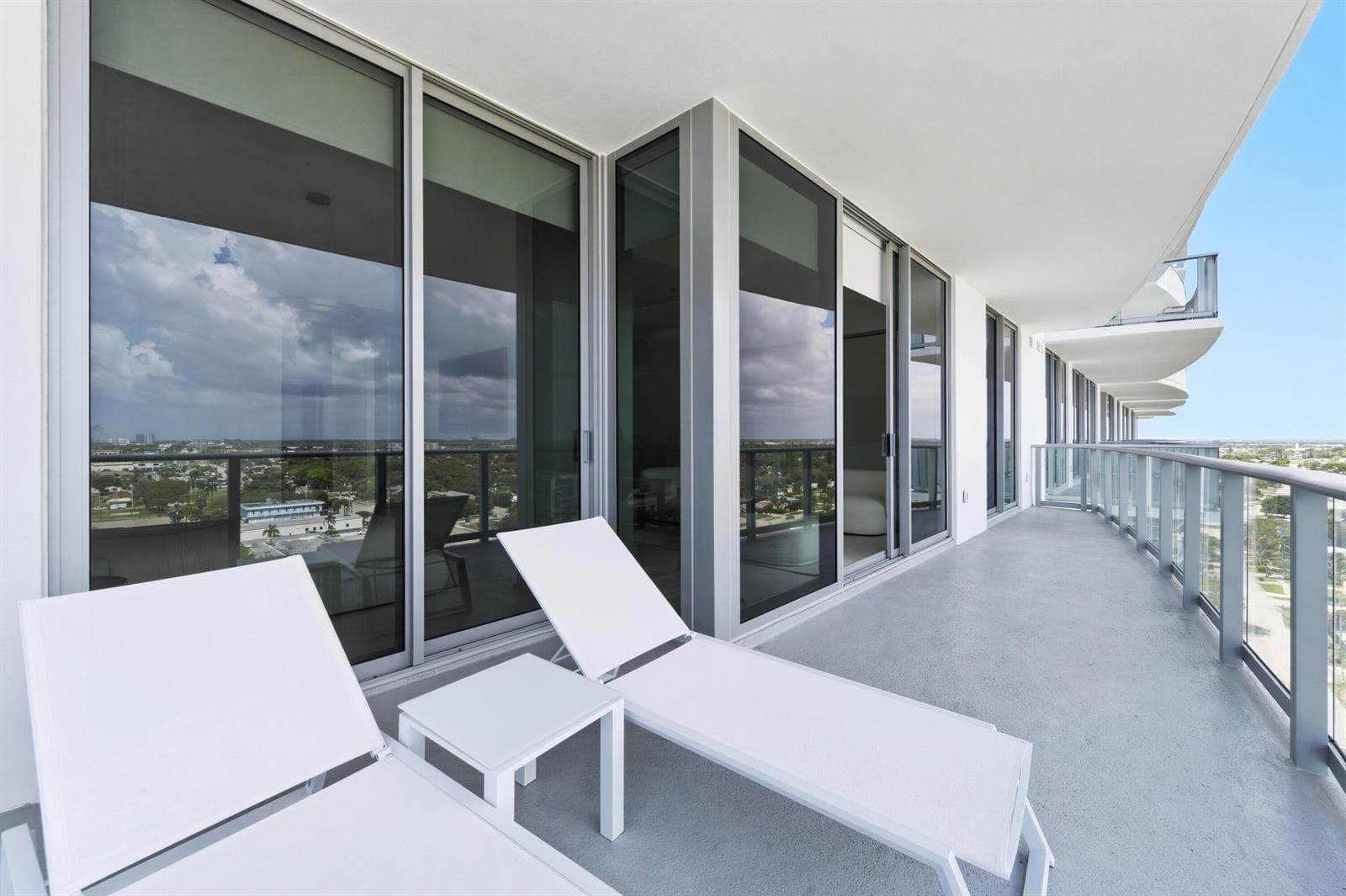 Nautilus_220_balcony_003