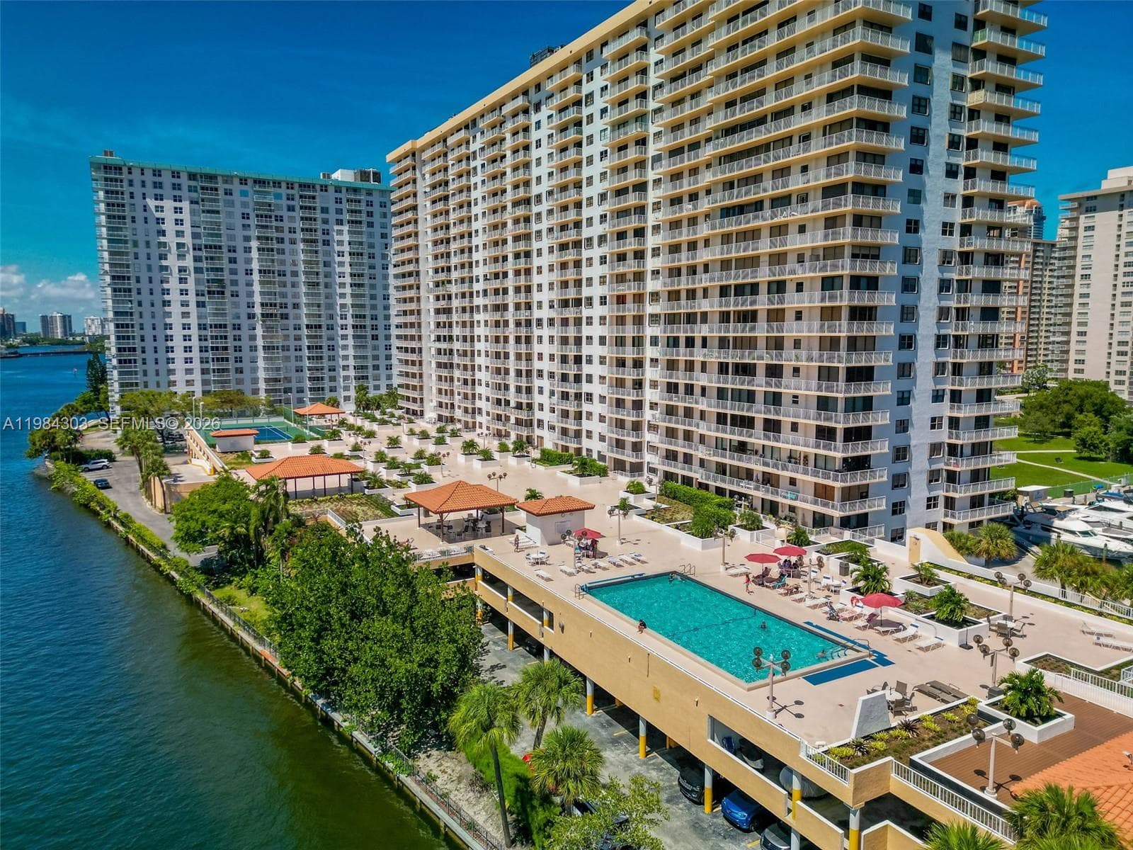 WINSTON TOWERS 600 CONDO · #2319 in Sunny Isles Beach - Photo 27