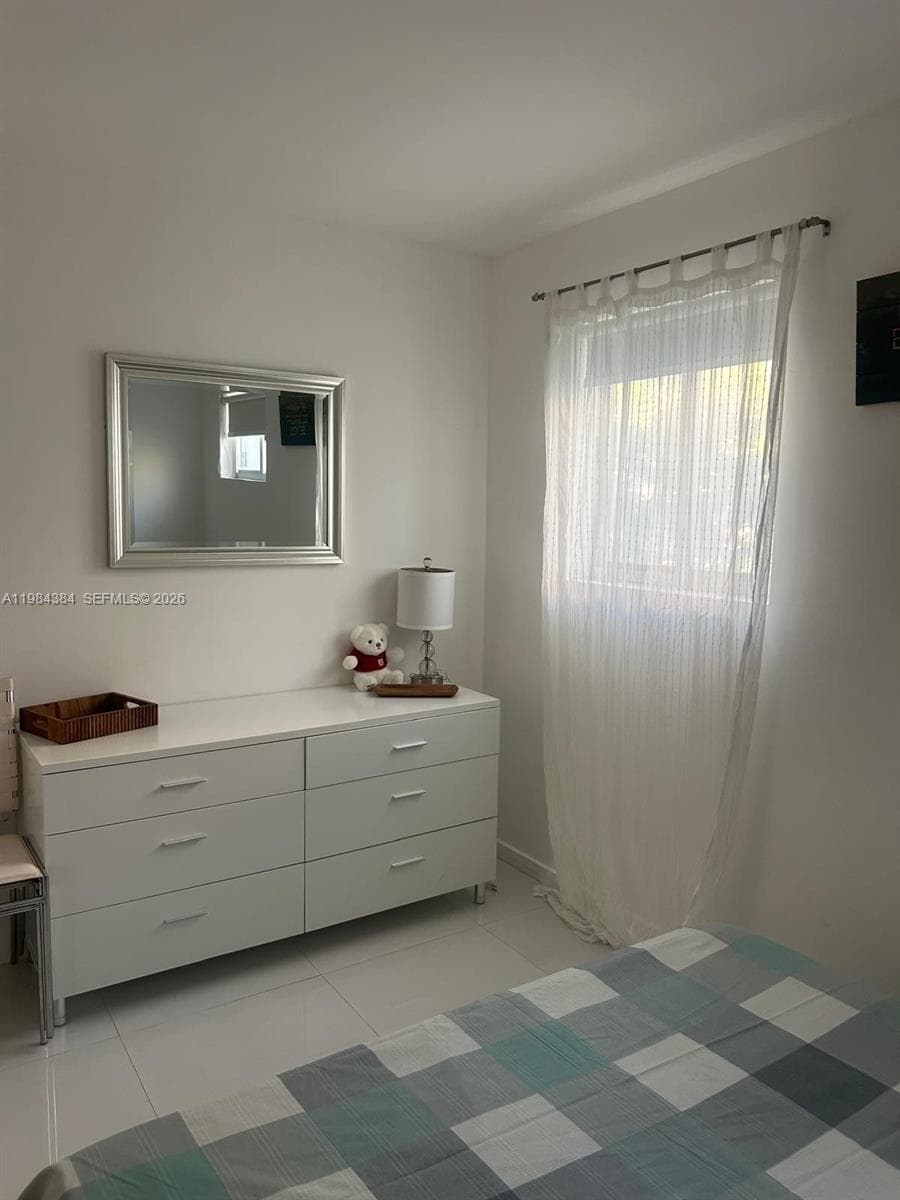 ELISA CONDO · #202 in Miami Beach - Photo 9