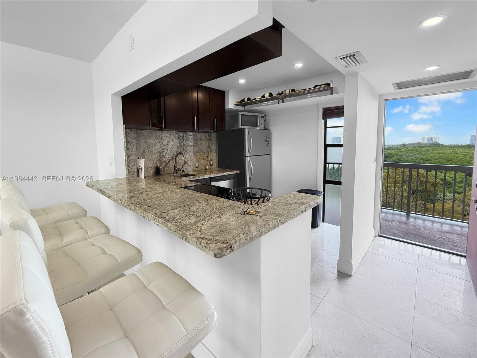 BRAVURA I CONDO · #804 in Aventura - Photo 13