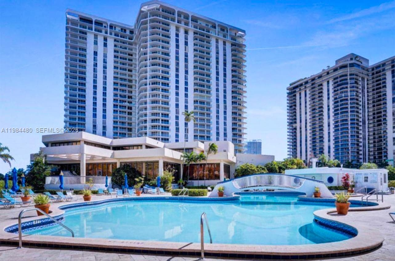 Turnberry Isle · #5A in Aventura - Photo 2