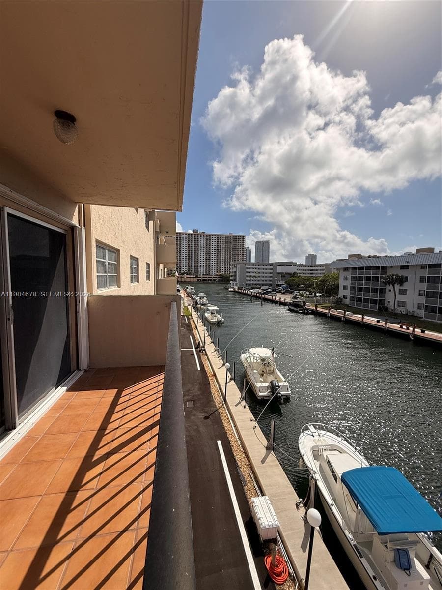 WATERWAY ISLES CONDO · #304 in North Miami Beach - Photo 2