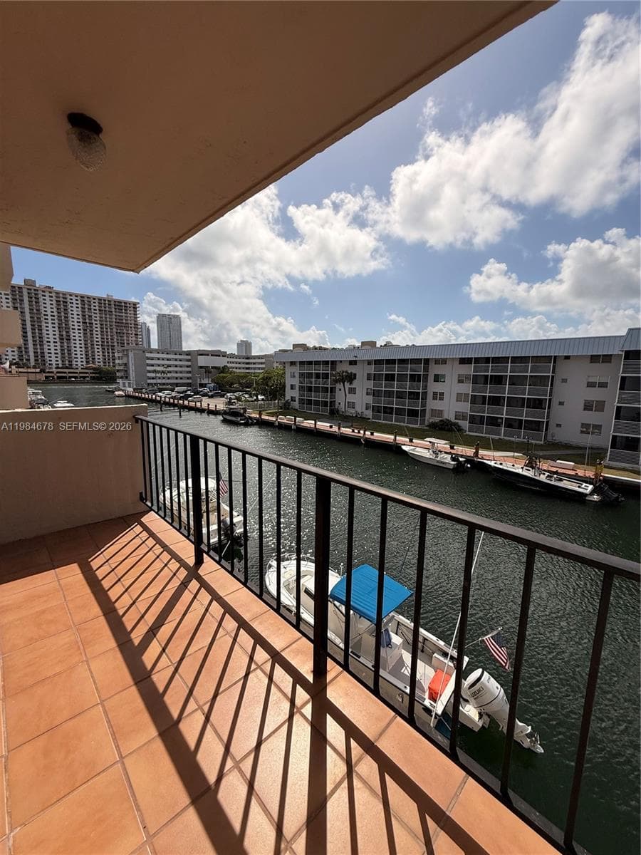 WATERWAY ISLES CONDO · #304 in North Miami Beach - Photo 3