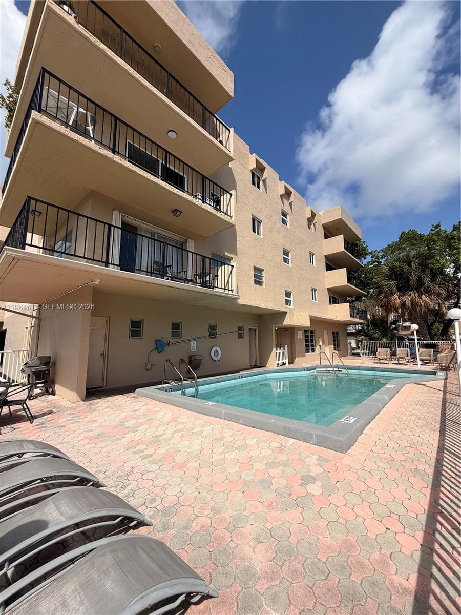 WATERWAY ISLES CONDO · #304 in North Miami Beach - Photo 1