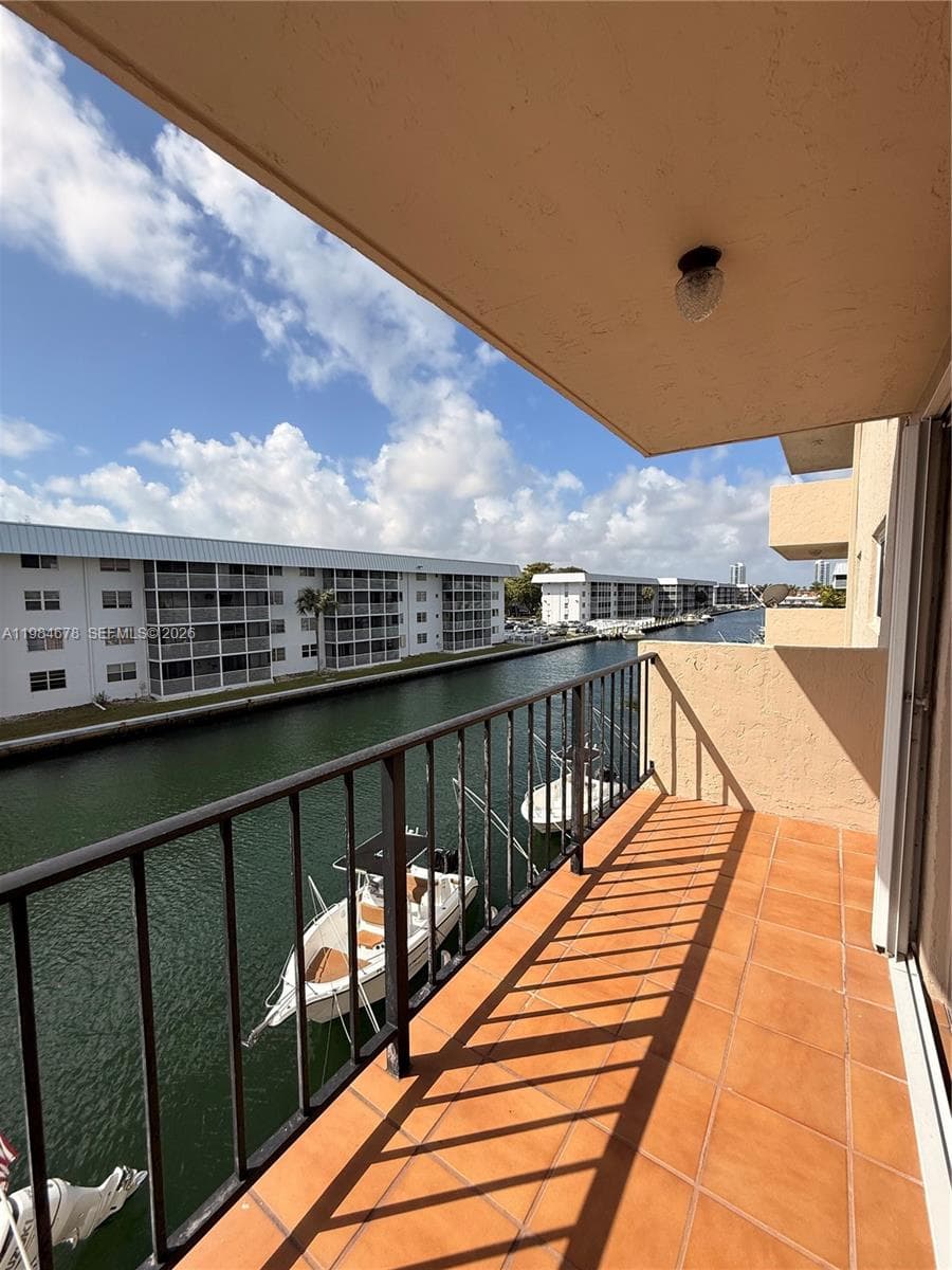 WATERWAY ISLES CONDO · #304 in North Miami Beach - Photo 10
